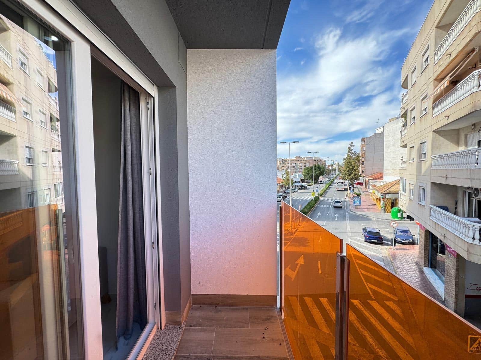 Apartamento de 2 habitaciones en Torrevieja en venta con garaje - 235.000 € (Ref: 8972811)