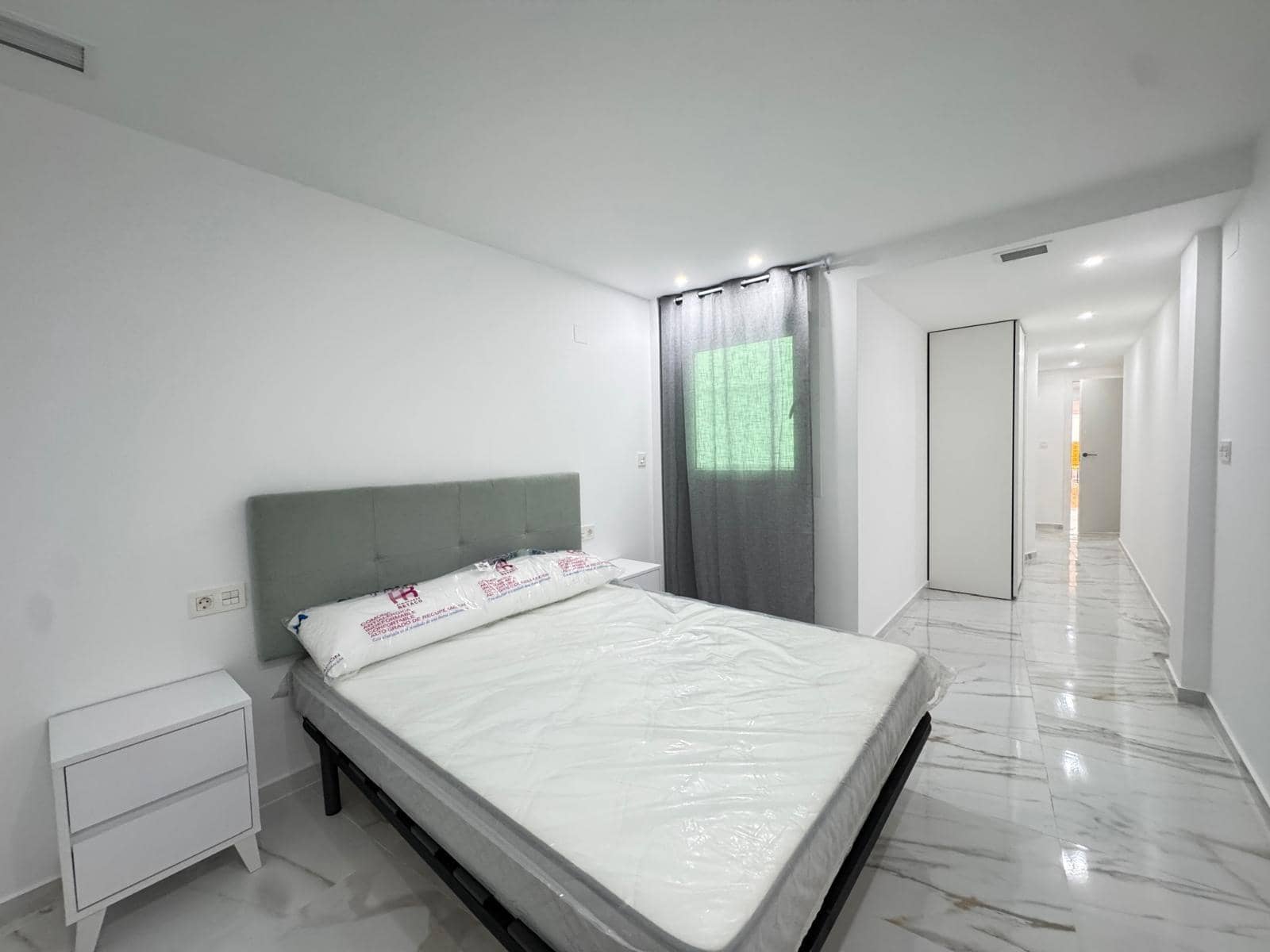 Apartamento de 2 habitaciones en Torrevieja en venta con garaje - 235.000 € (Ref: 8972811)