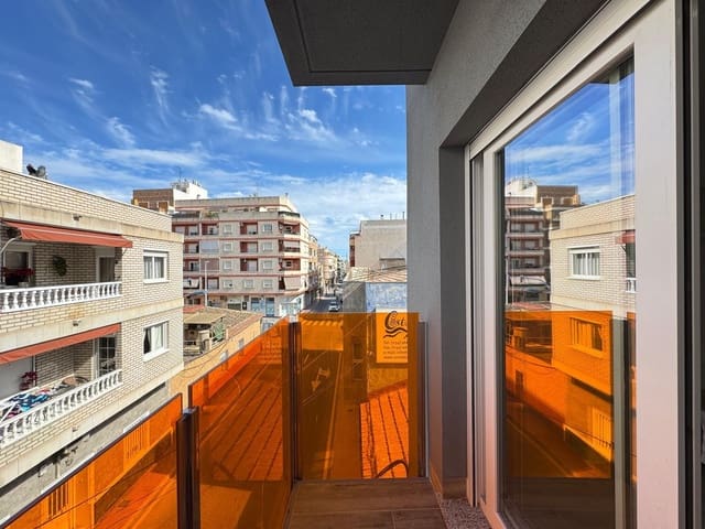 2 quarto Apartamento para venda em Parque de las Naciones, Torrevieja com garagem - 235 000 € (Ref: 8972811)