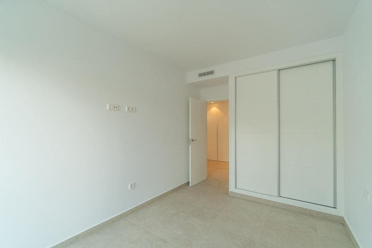 3 sypialnia Apartament na sprzedaż w Playa Flamenca z basenem garażem - 480 000 € (Ref: 8976335)