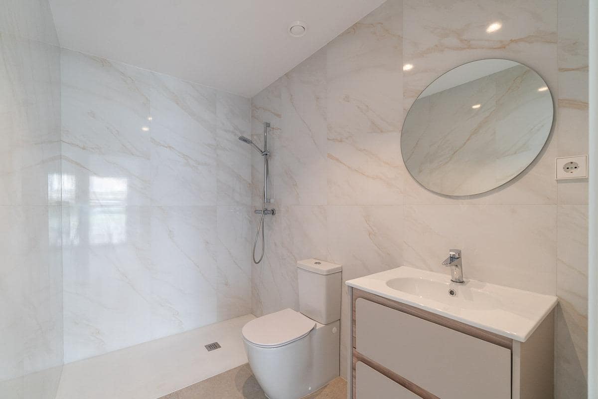 3 sypialnia Apartament na sprzedaż w Playa Flamenca z basenem garażem - 480 000 € (Ref: 8976335)