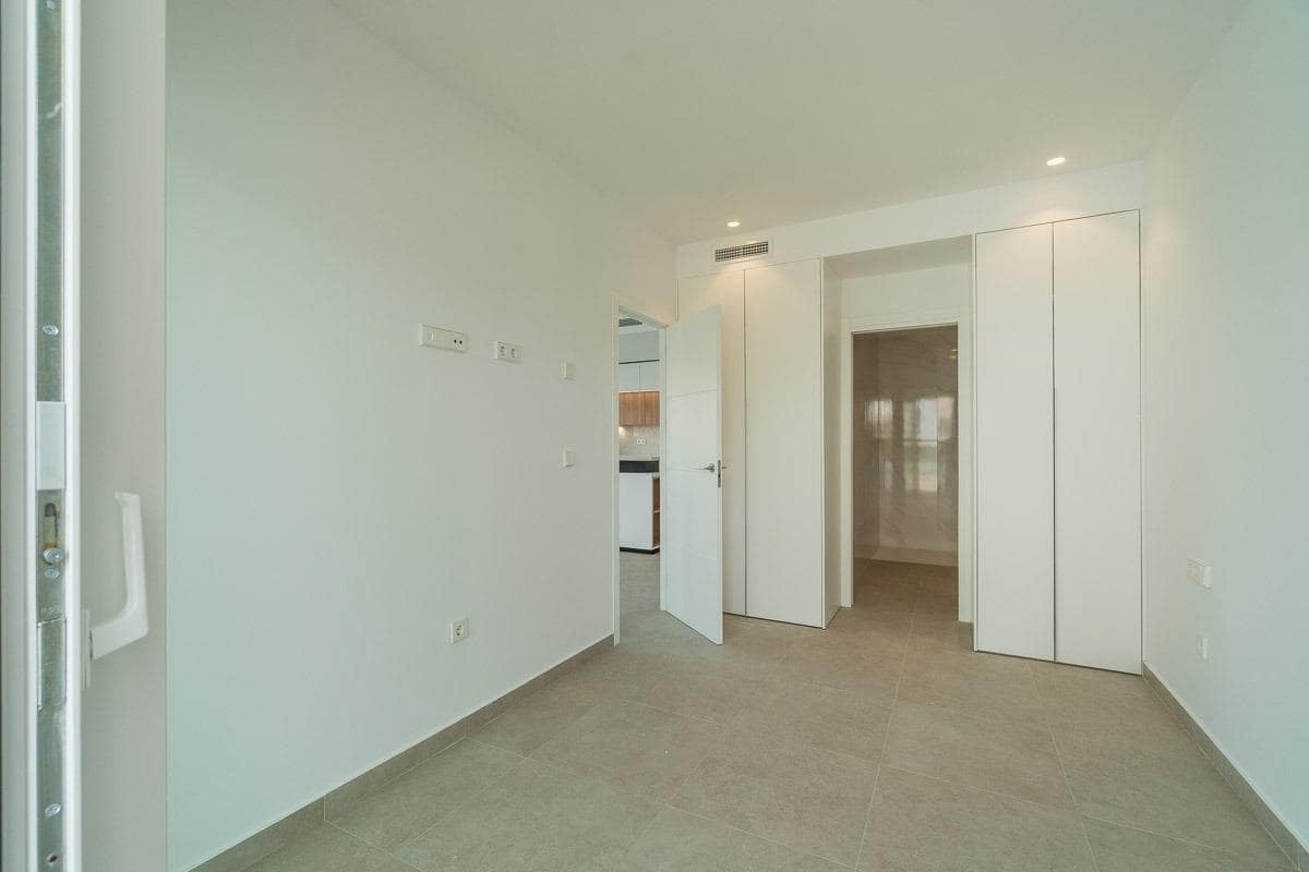 3 sypialnia Apartament na sprzedaż w Playa Flamenca z basenem garażem - 480 000 € (Ref: 8976335)