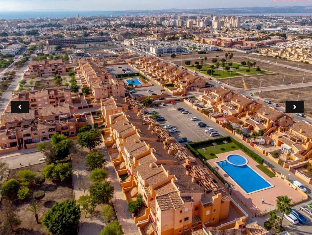 Ático de 3 habitaciones en Aguas Nuevas en venta con piscina - 240.000 € (Ref: 8980268)