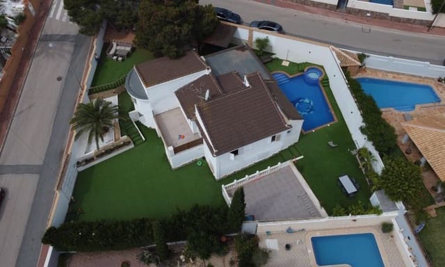 6 makuuhuone Huvila myytävänä paikassa Los Balcones - Los Altos, Torrevieja mukana uima-altaan - 425 000 € (Ref: 8980269)