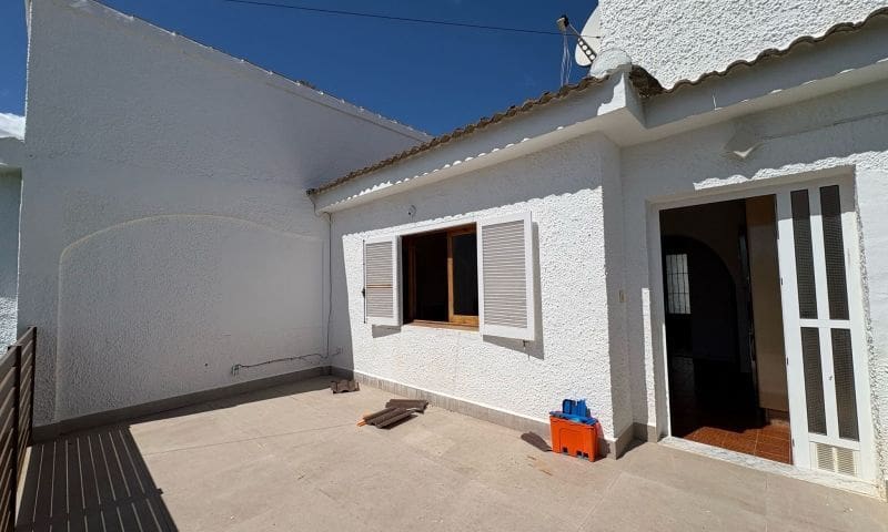 6 makuuhuone Huvila myytävänä paikassa Torrevieja mukana uima-altaan - 425 000 € (Ref: 8980269)