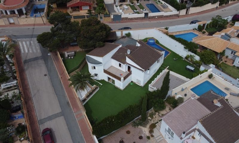 6 makuuhuone Huvila myytävänä paikassa Torrevieja mukana uima-altaan - 425 000 € (Ref: 8980269)