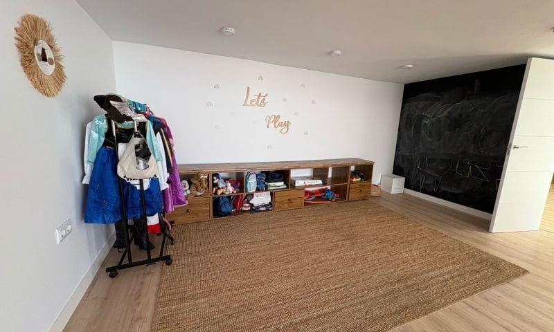 6 makuuhuone Huvila myytävänä paikassa Torrevieja mukana uima-altaan - 425 000 € (Ref: 8980269)