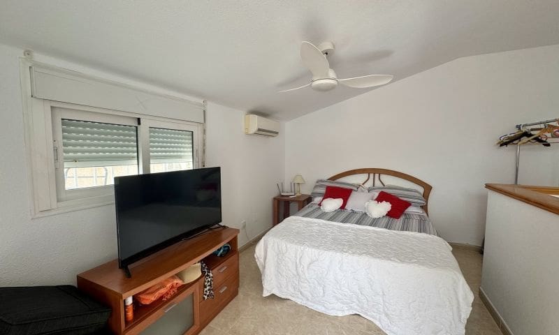 3 chambre Appartement à vendre à Playa Flamenca avec piscine - 259 995 € (Ref: 8980270)