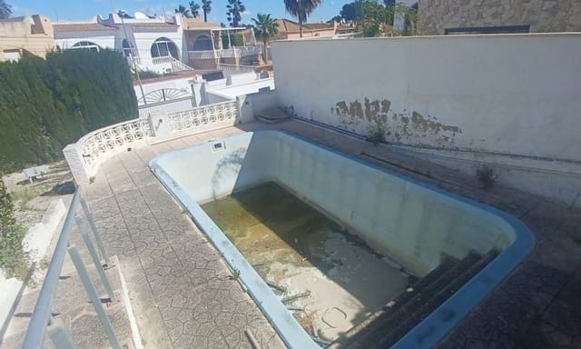 2 bedroom Villa for sale in Playa de los Locos, Torrevieja with pool garage - € 249,900 (Ref: 8980271)