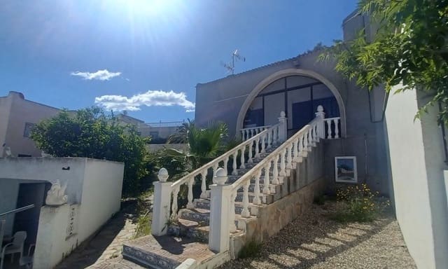 2 bedroom Villa for sale in Playa de los Locos, Torrevieja with pool garage - € 249,900 (Ref: 8980271)