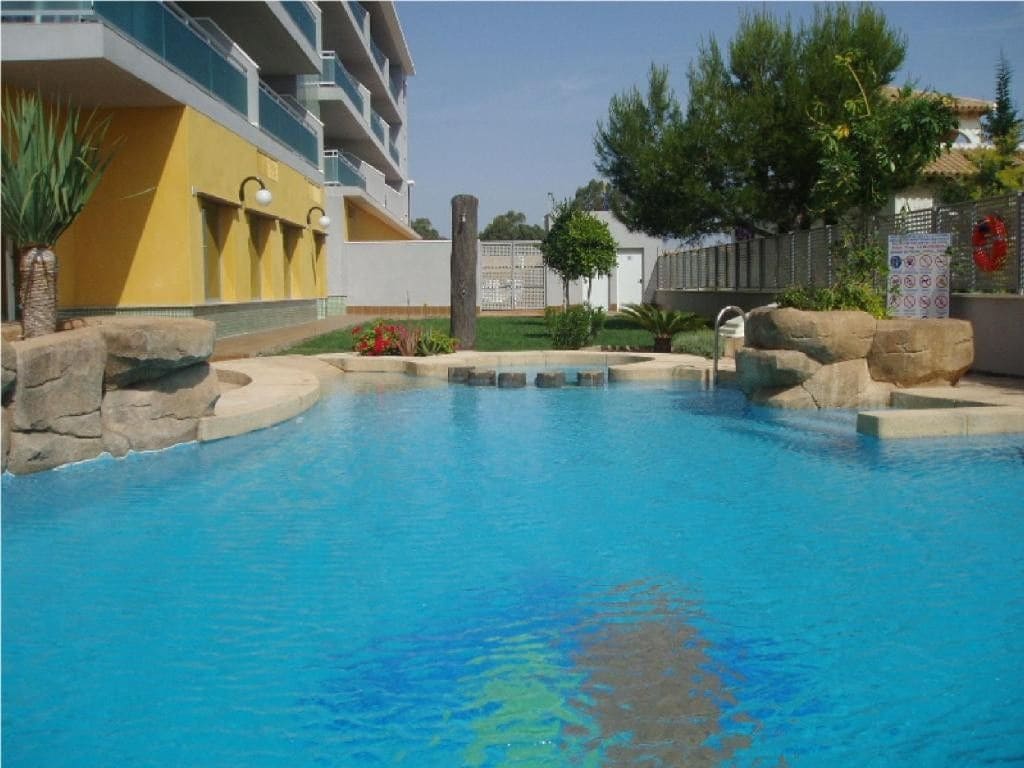 2 soverom Penthouse til salgs i Cabo Roig med svømmebasseng garasje - € 175 000 (Ref: 8986201)