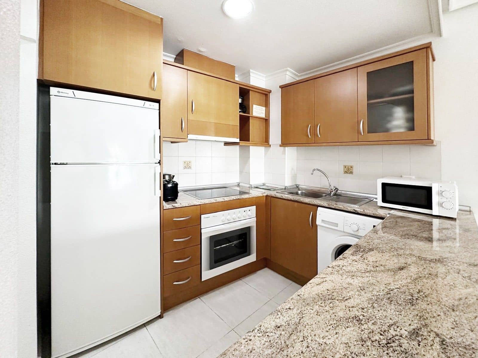 2 soverom Penthouse til salgs i Cabo Roig med svømmebasseng garasje - € 175 000 (Ref: 8986201)