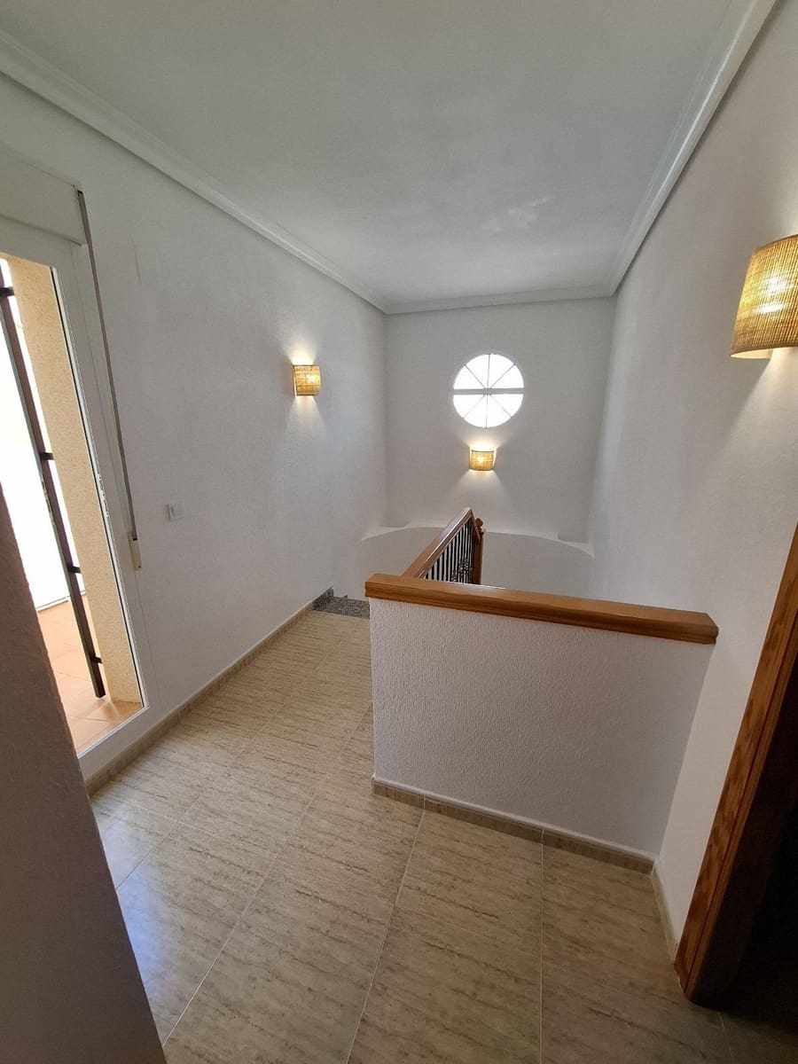 3 soveværelse Semi-Rækkehus til salg i Orihuela Costa med swimmingpool - € 298.000 (Ref: 8986205)