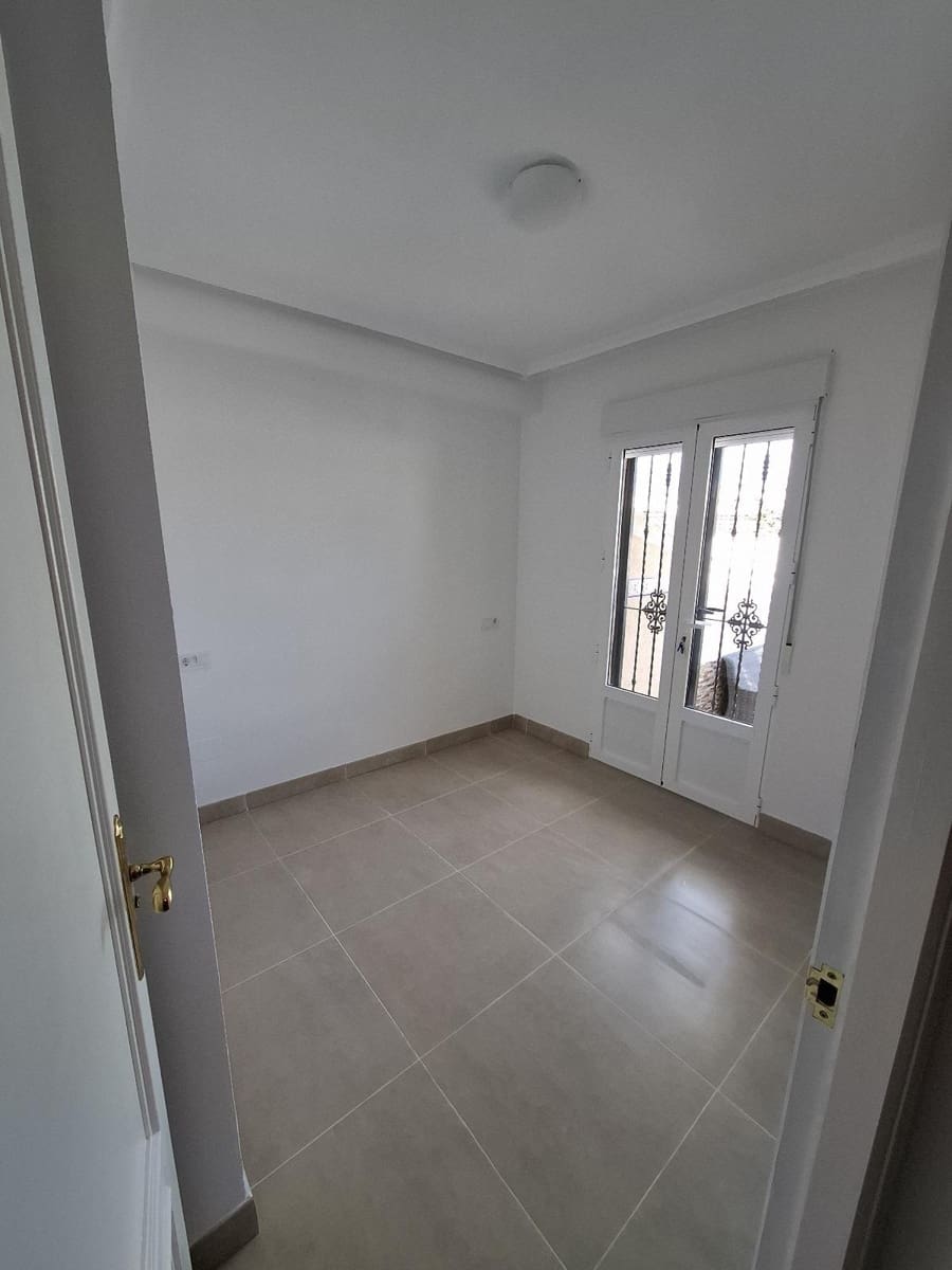 3 soveværelse Semi-Rækkehus til salg i Orihuela Costa med swimmingpool - € 298.000 (Ref: 8986205)