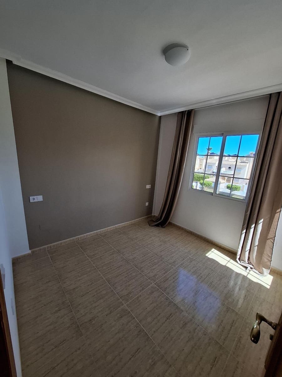 3 soveværelse Semi-Rækkehus til salg i Orihuela Costa med swimmingpool - € 298.000 (Ref: 8986205)