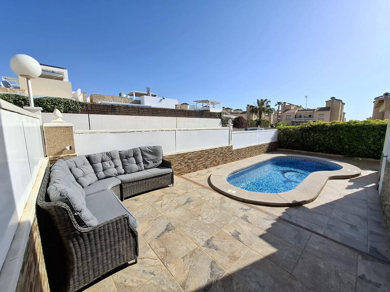 3 soveværelse Semi-Rækkehus til salg i Orihuela Costa med swimmingpool - € 298.000 (Ref: 8986205)