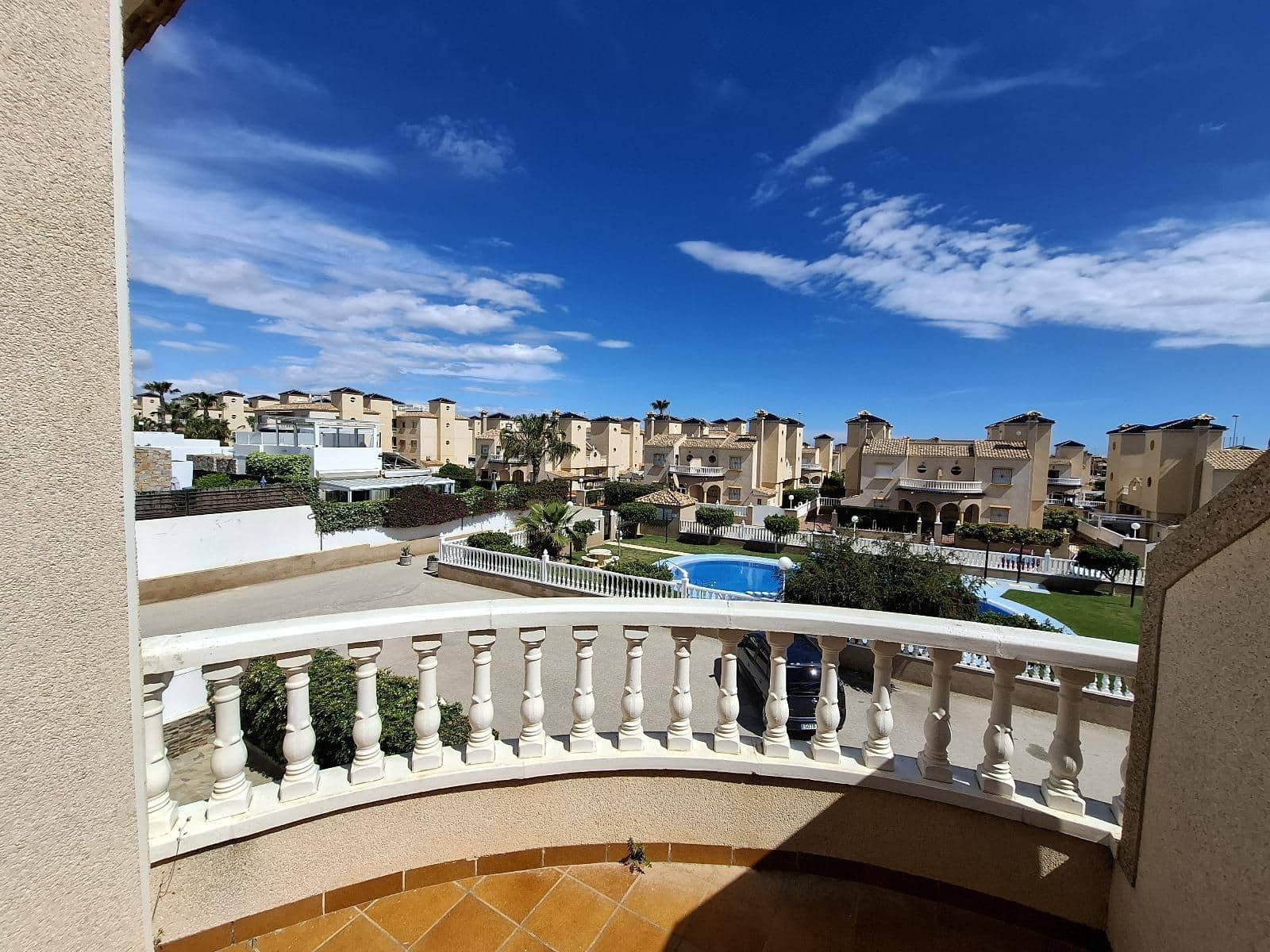 3 soveværelse Semi-Rækkehus til salg i Orihuela Costa med swimmingpool - € 298.000 (Ref: 8986205)