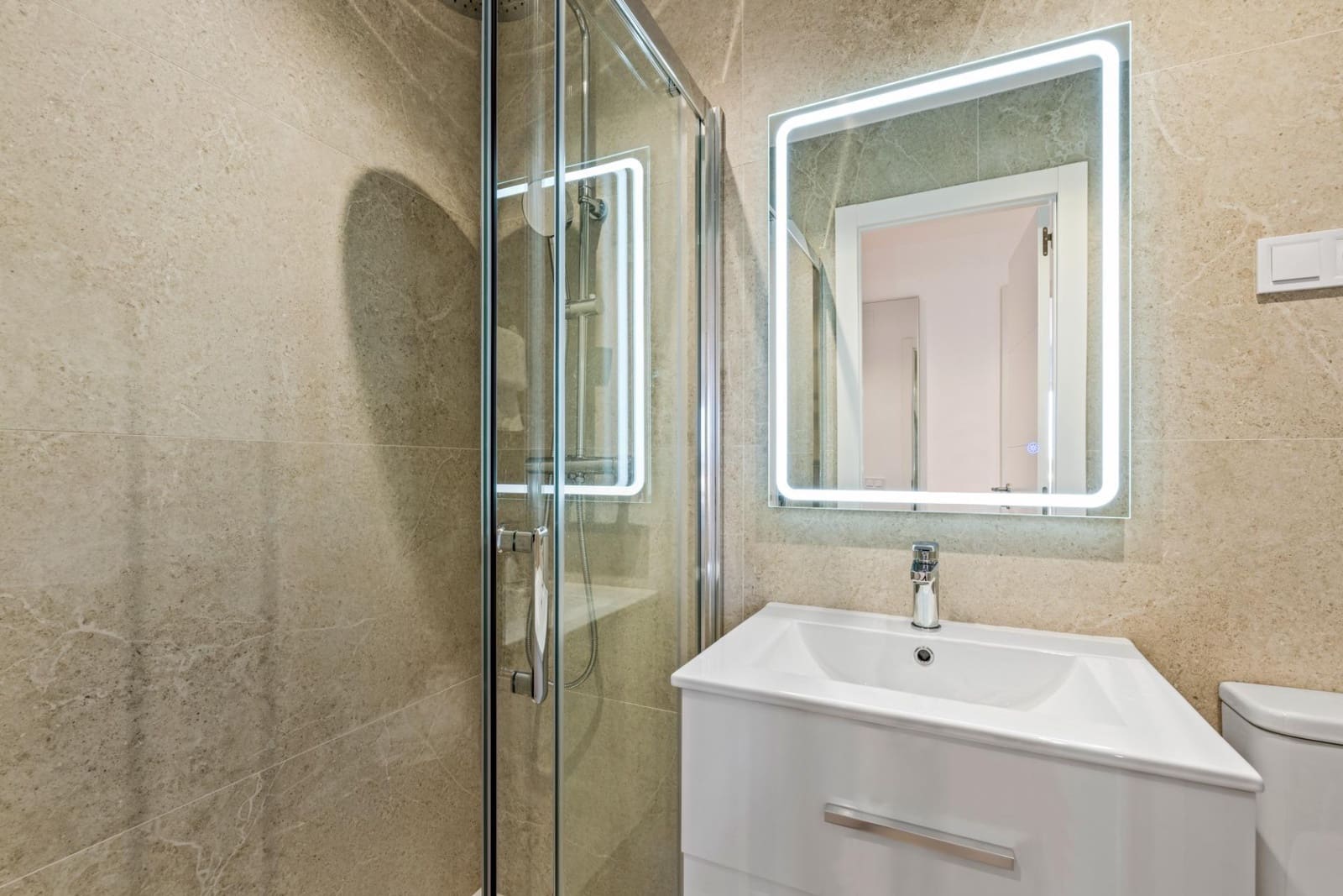 Apartamento de 2 habitaciones en Punta Prima en venta con piscina - 236.000 € (Ref: 9008644)