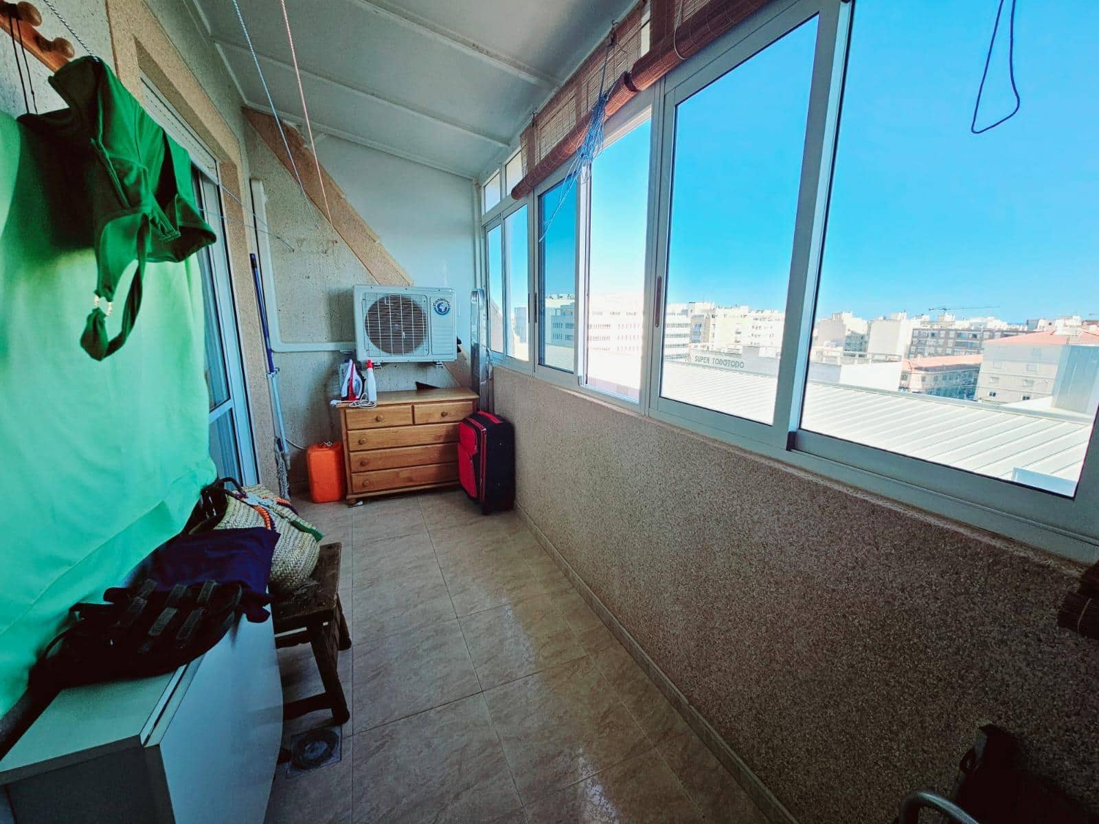 2 soveværelse Penthouse til salg i Torrevieja med swimmingpool - € 124.900 (Ref: 9009050)