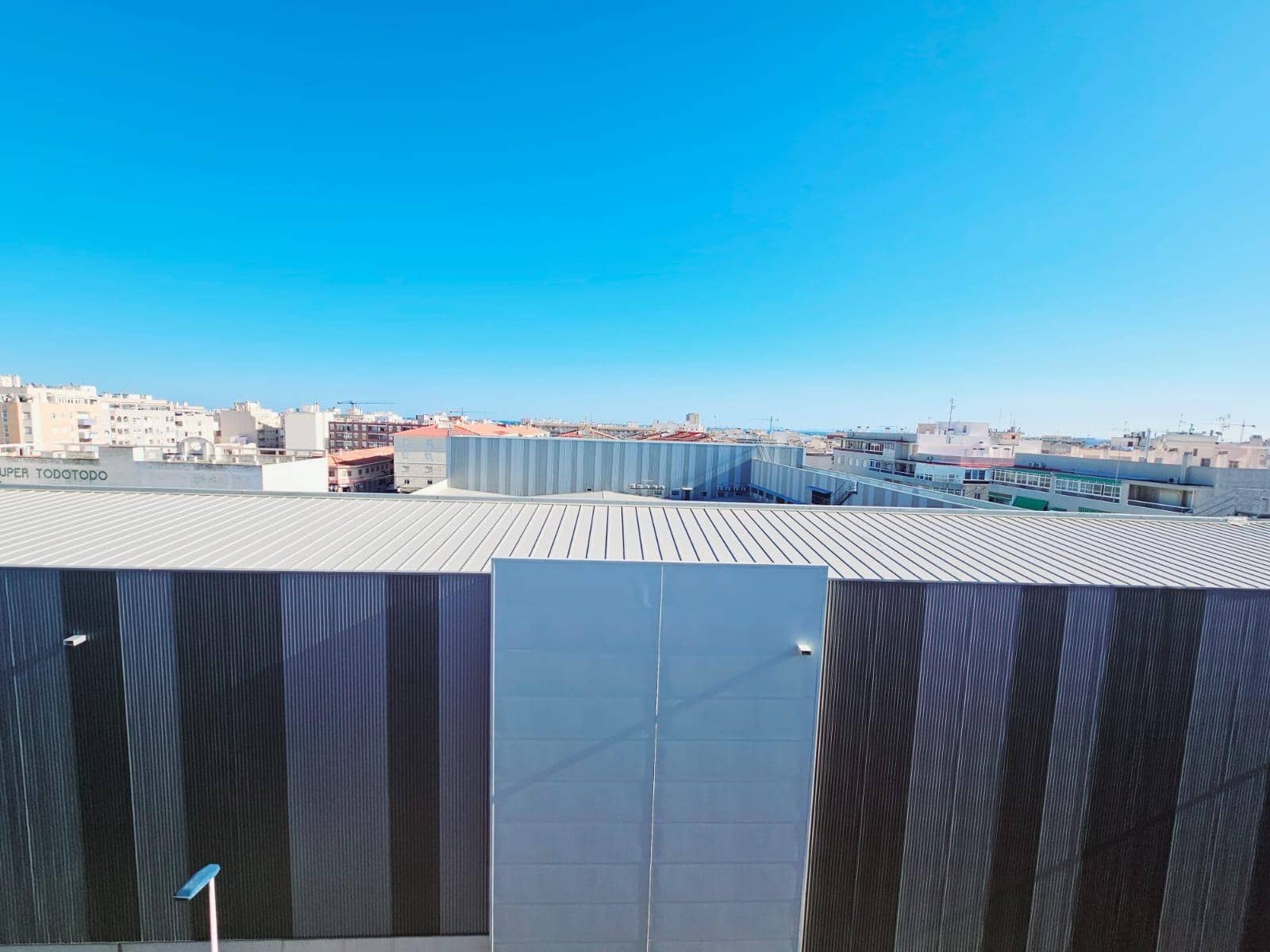 2 soveværelse Penthouse til salg i Torrevieja med swimmingpool - € 124.900 (Ref: 9009050)