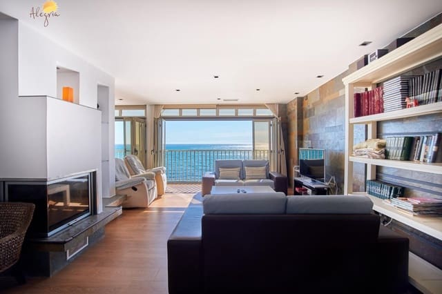 4 makuuhuone Kattohuoneisto myytävänä paikassa Las Piscinas Naturales, Torrevieja mukana 
autotalli - 624 900 € (Ref: 9012275)