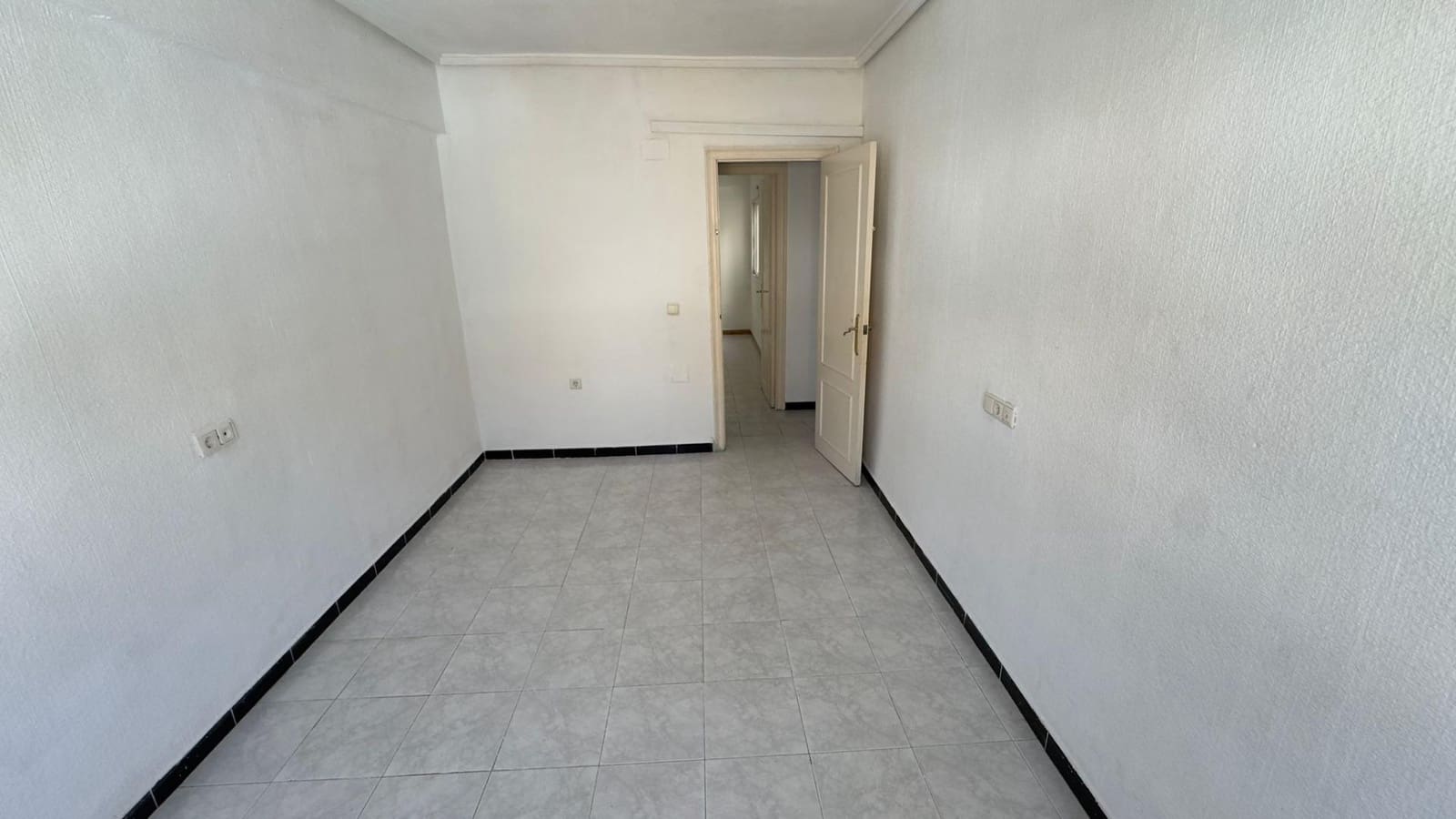 3 bedroom Apartment for sale in Torrevieja - € 128,900 (Ref: 9012277)