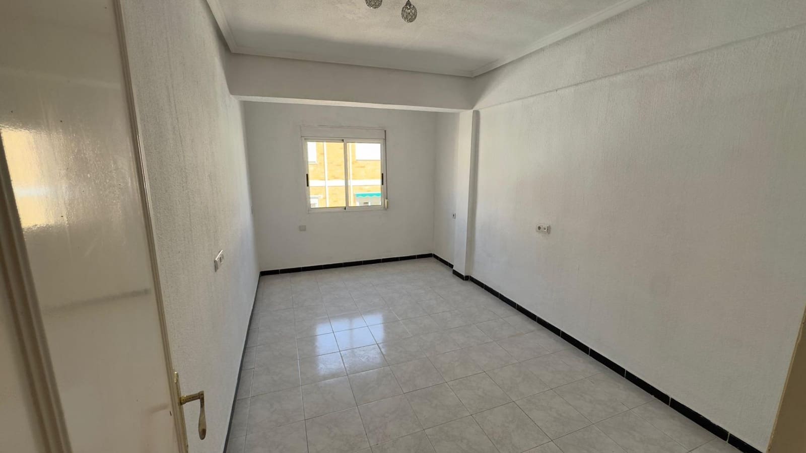 3 bedroom Apartment for sale in Torrevieja - € 128,900 (Ref: 9012277)