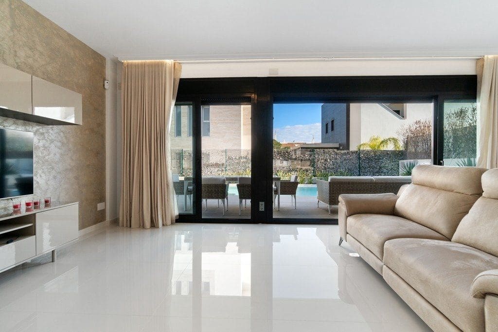 3 soveværelse Villa til salg i Orihuela Costa med swimmingpool - € 990.000 (Ref: 9012279)