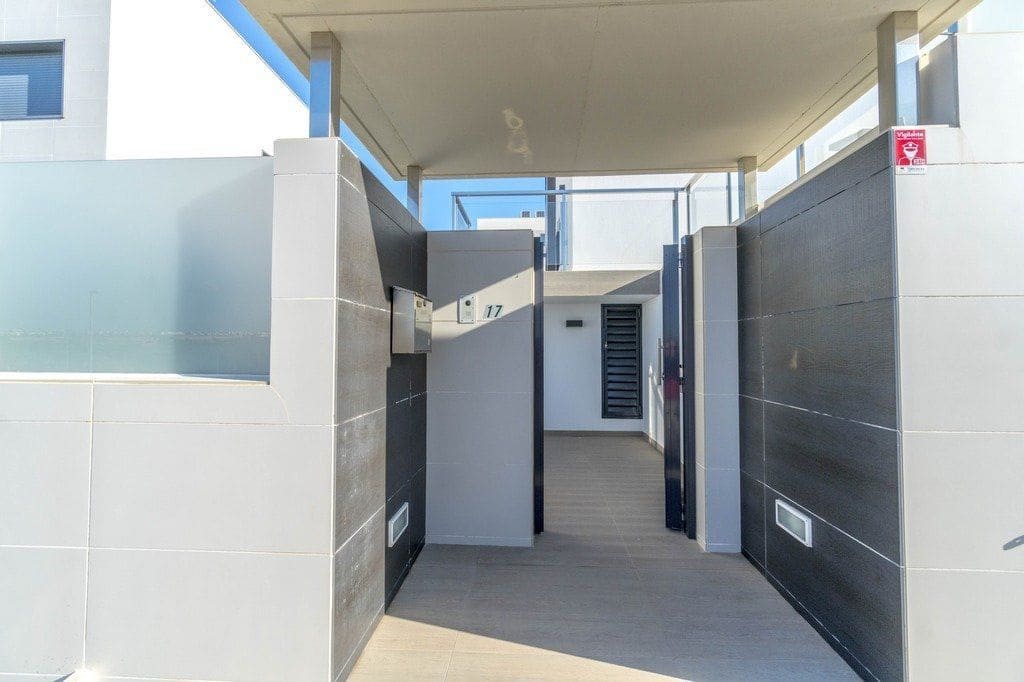 3 soveværelse Villa til salg i Orihuela Costa med swimmingpool - € 990.000 (Ref: 9012279)