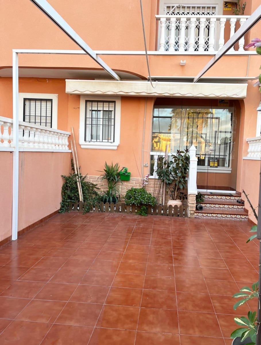 3 quarto Apartamento para venda em Torrevieja com piscina - 219 000 € (Ref: 9012283)