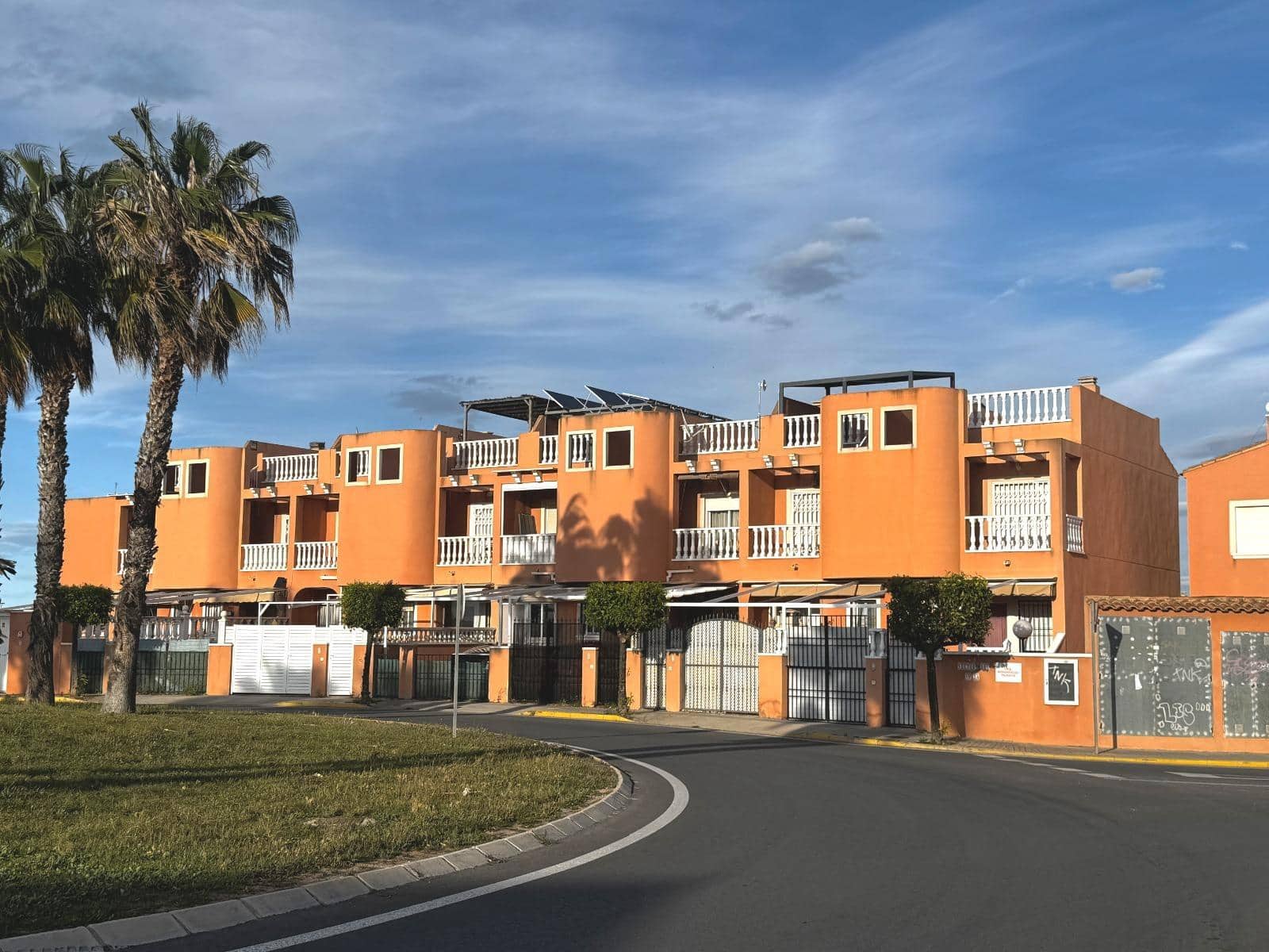 3 quarto Apartamento para venda em Torrevieja com piscina - 219 000 € (Ref: 9012283)