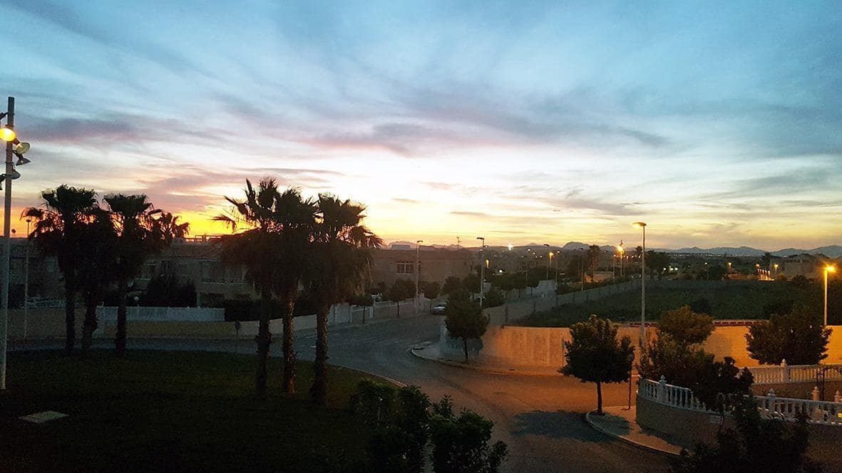 3 quarto Apartamento para venda em Torrevieja com piscina - 219 000 € (Ref: 9012283)