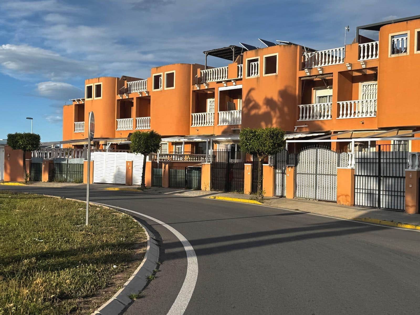 3 quarto Apartamento para venda em Torrevieja com piscina - 219 000 € (Ref: 9012283)
