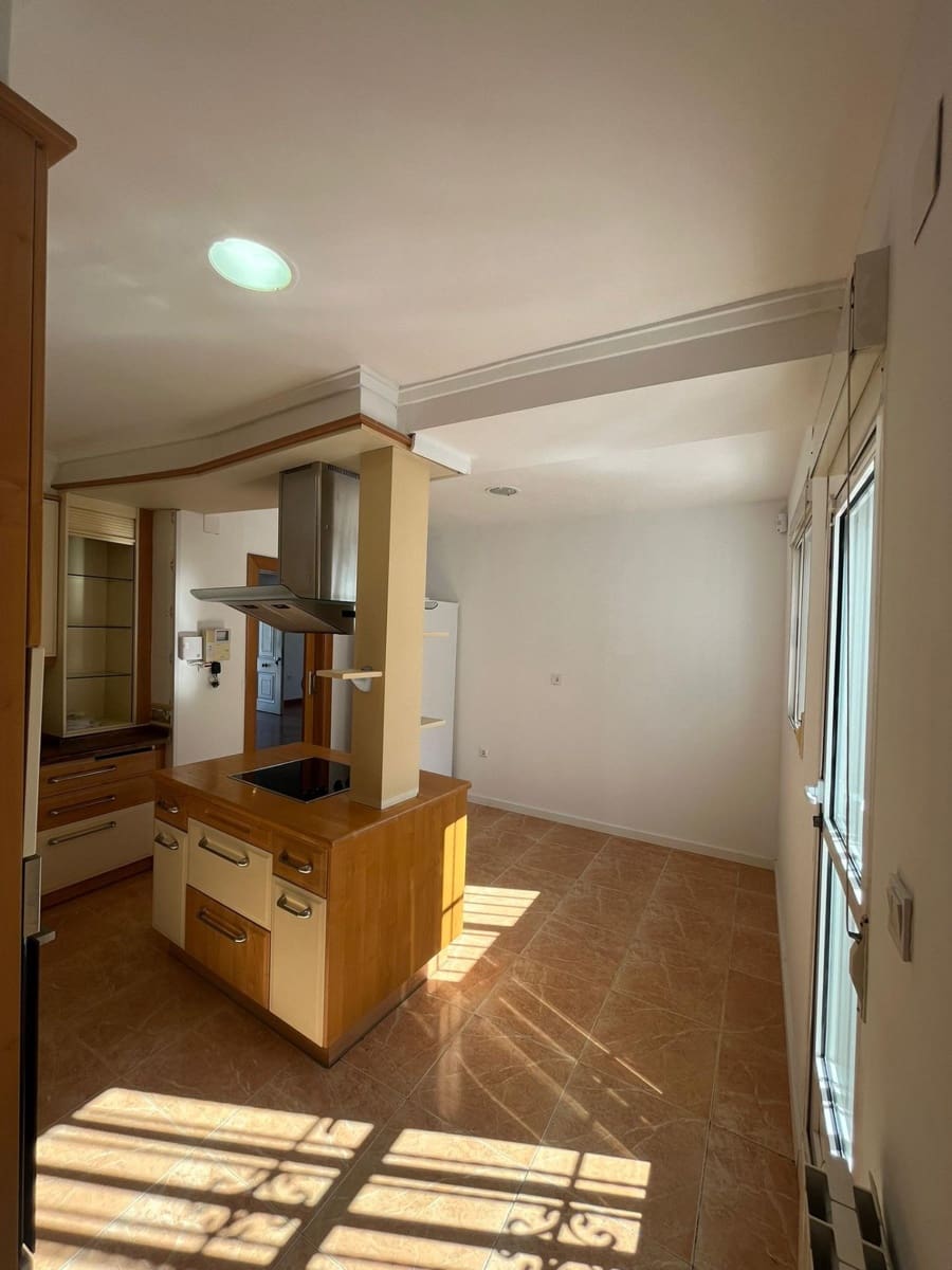 4 soveværelse Semi-Rækkehus til salg i Los Balcones med swimmingpool garage - € 335.000 (Ref: 9012286)