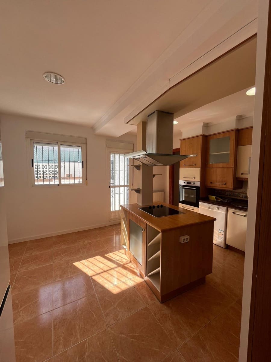 4 soveværelse Semi-Rækkehus til salg i Los Balcones med swimmingpool garage - € 335.000 (Ref: 9012286)