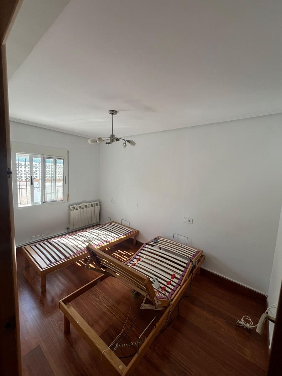 4 soveværelse Semi-Rækkehus til salg i Los Balcones med swimmingpool garage - € 335.000 (Ref: 9012286)