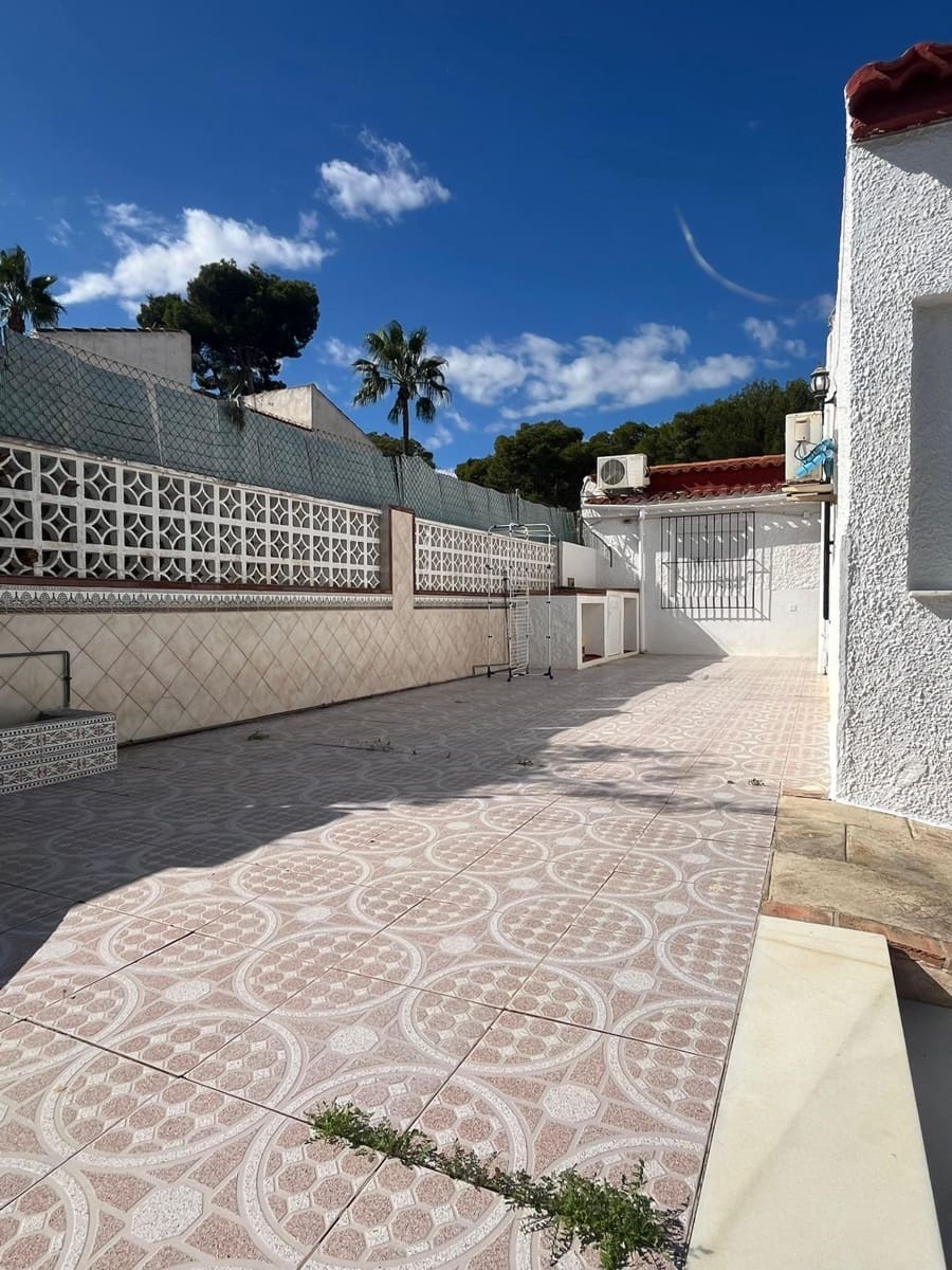 4 soveværelse Semi-Rækkehus til salg i Los Balcones med swimmingpool garage - € 335.000 (Ref: 9012286)