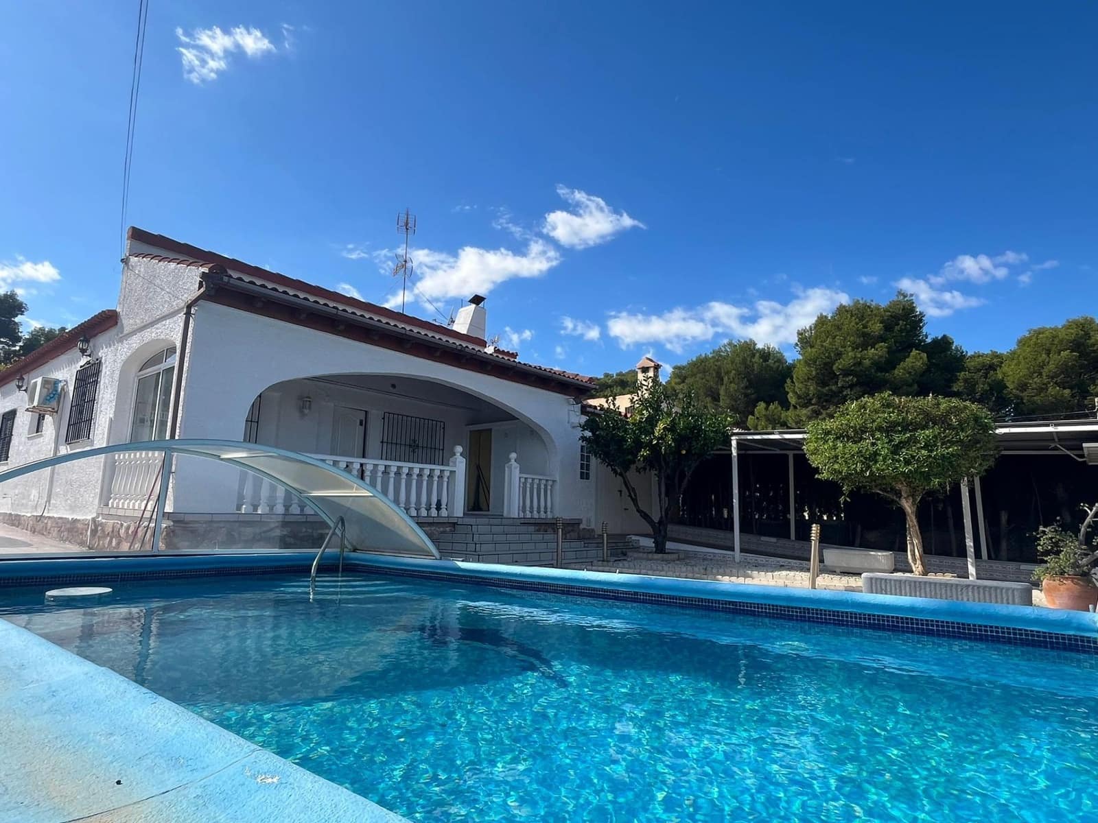 4 soveværelse Semi-Rækkehus til salg i Los Balcones med swimmingpool garage - € 335.000 (Ref: 9012286)