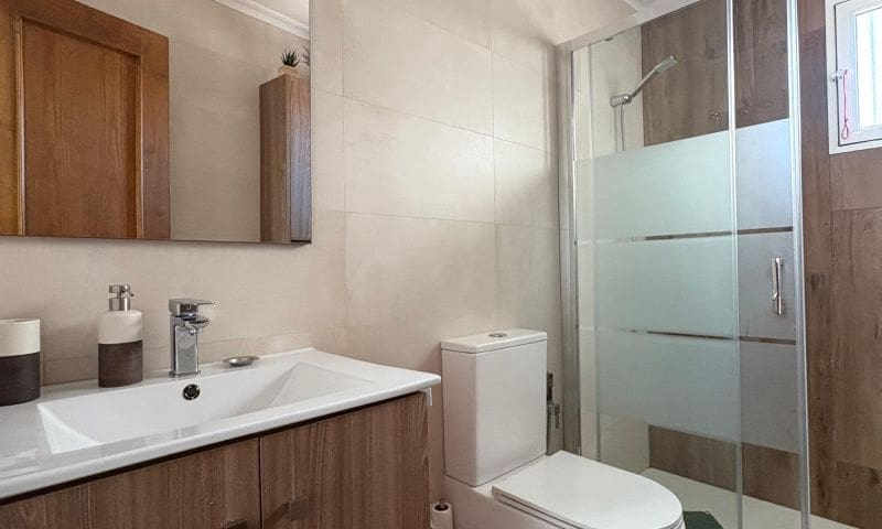 2 soverom Leilighet til salgs i Torrevieja med garasje - € 158 990 (Ref: 9017340)