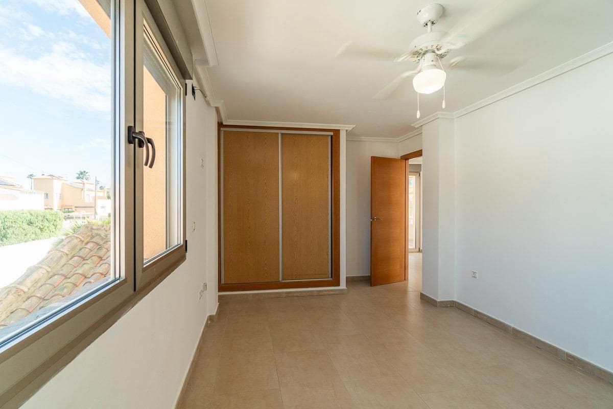 6 soverom Villa til salgs i Aguas Nuevas med svømmebasseng garasje - € 750 000 (Ref: 9020731)