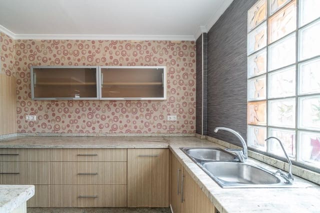 6 sypialnia Willa na sprzedaż w Aguas Nuevas, Torrevieja z basenem garażem - 750 000 € (Ref: 9020731)