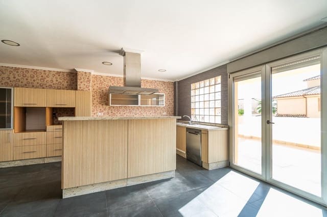 6 sypialnia Willa na sprzedaż w Aguas Nuevas, Torrevieja z basenem garażem - 750 000 € (Ref: 9020731)