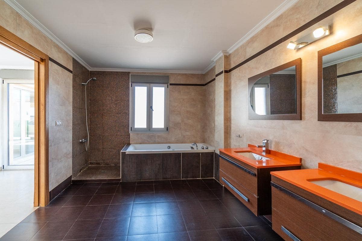 6 soverom Villa til salgs i Aguas Nuevas med svømmebasseng garasje - € 750 000 (Ref: 9020731)