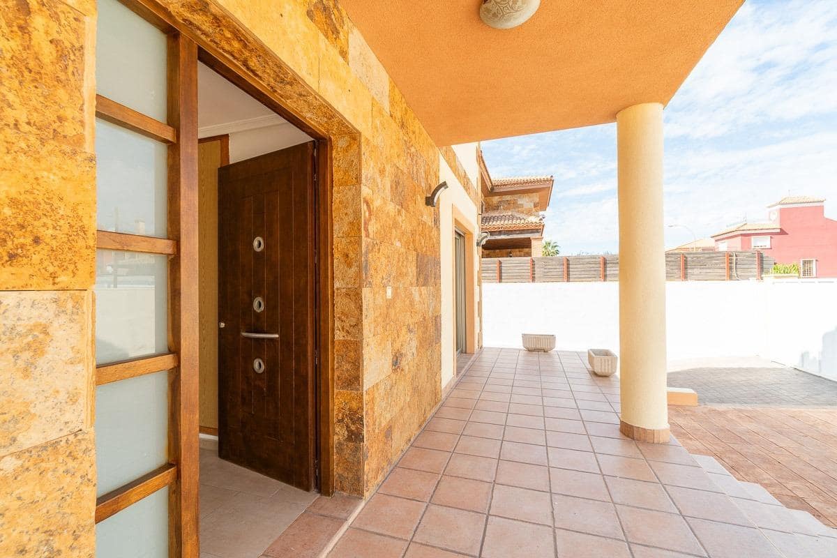 6 soverom Villa til salgs i Aguas Nuevas med svømmebasseng garasje - € 750 000 (Ref: 9020731)