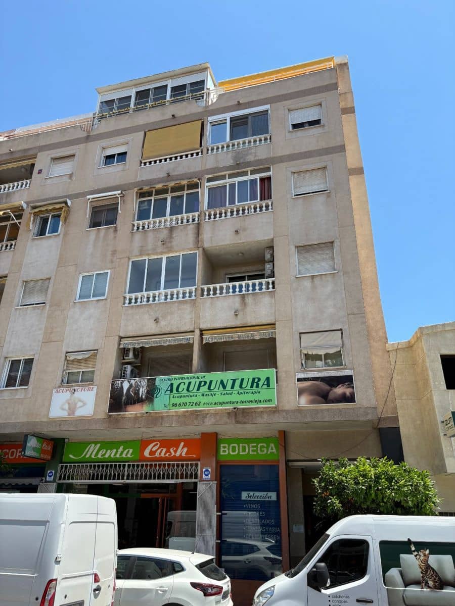 4 slaapkamer Appartement te koop in Torrevieja - € 210.000 (Ref: 9020733)