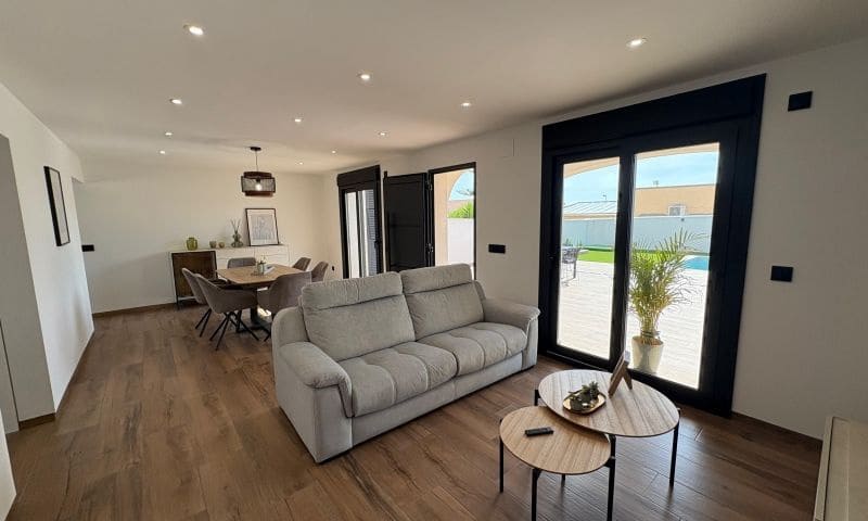 3 soveværelse Villa til salg i Cabo Roig med swimmingpool - € 529.995 (Ref: 9020734)