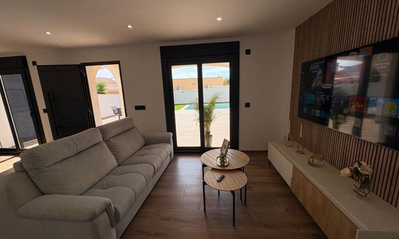 3 soveværelse Villa til salg i Cabo Roig med swimmingpool - € 529.995 (Ref: 9020734)