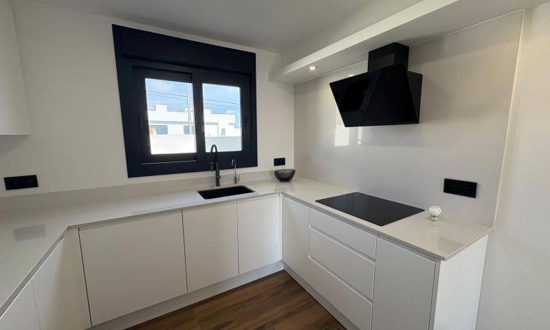 3 soveværelse Villa til salg i Cabo Roig med swimmingpool - € 529.995 (Ref: 9020734)