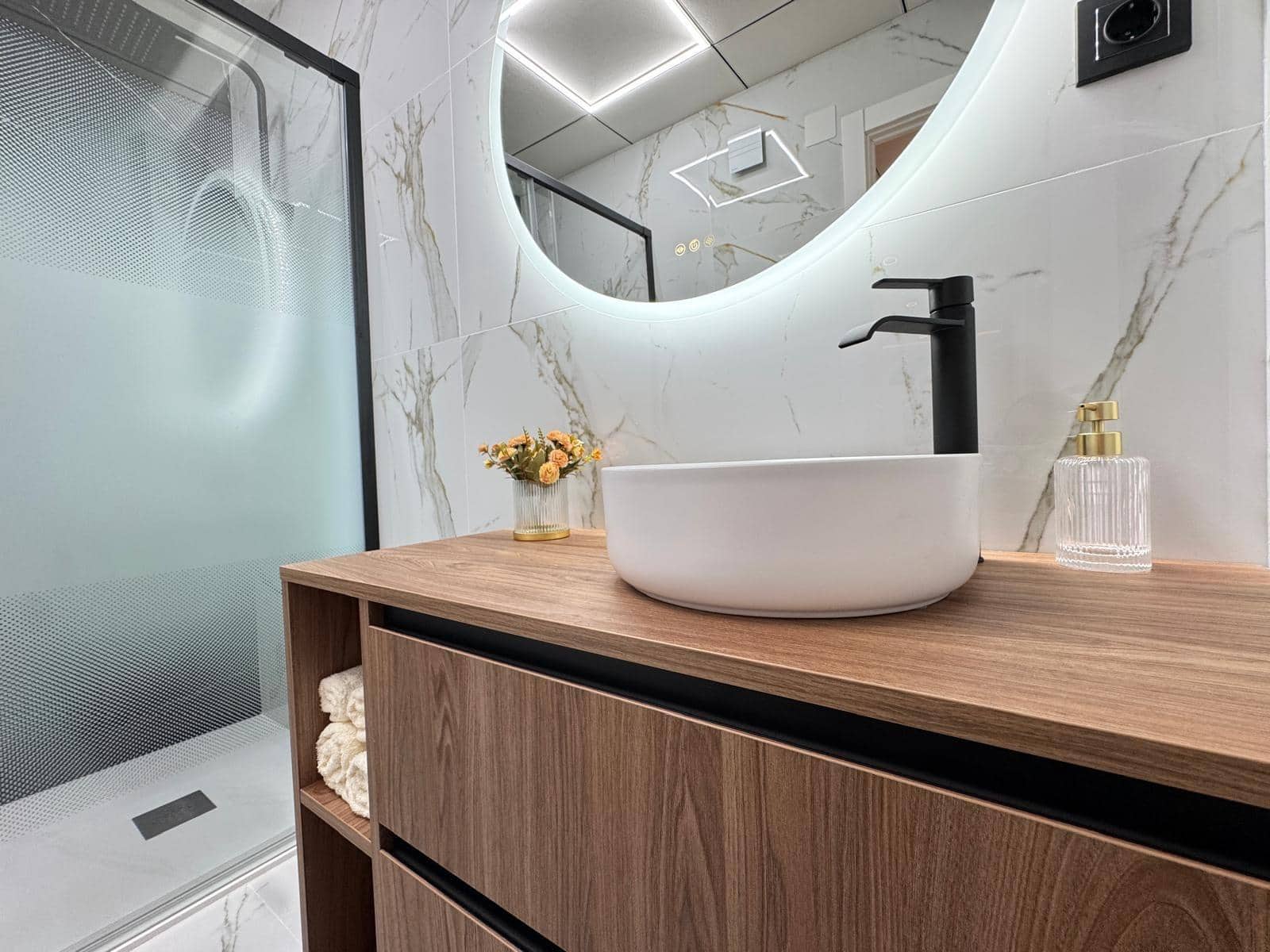 Apartamento de 3 habitaciones en Torrevieja en venta con piscina - 320.000 € (Ref: 9023780)