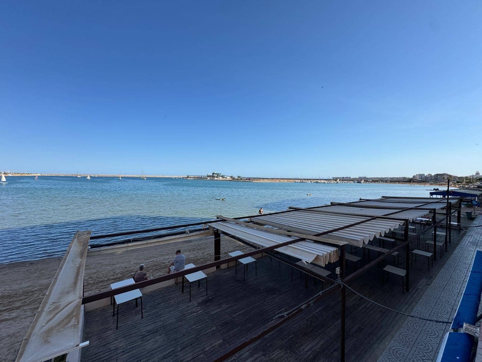 Apartamento de 3 habitaciones en Torrevieja en venta con piscina - 320.000 € (Ref: 9023780)